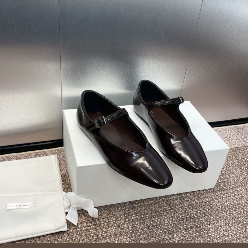 Other flat shoes
